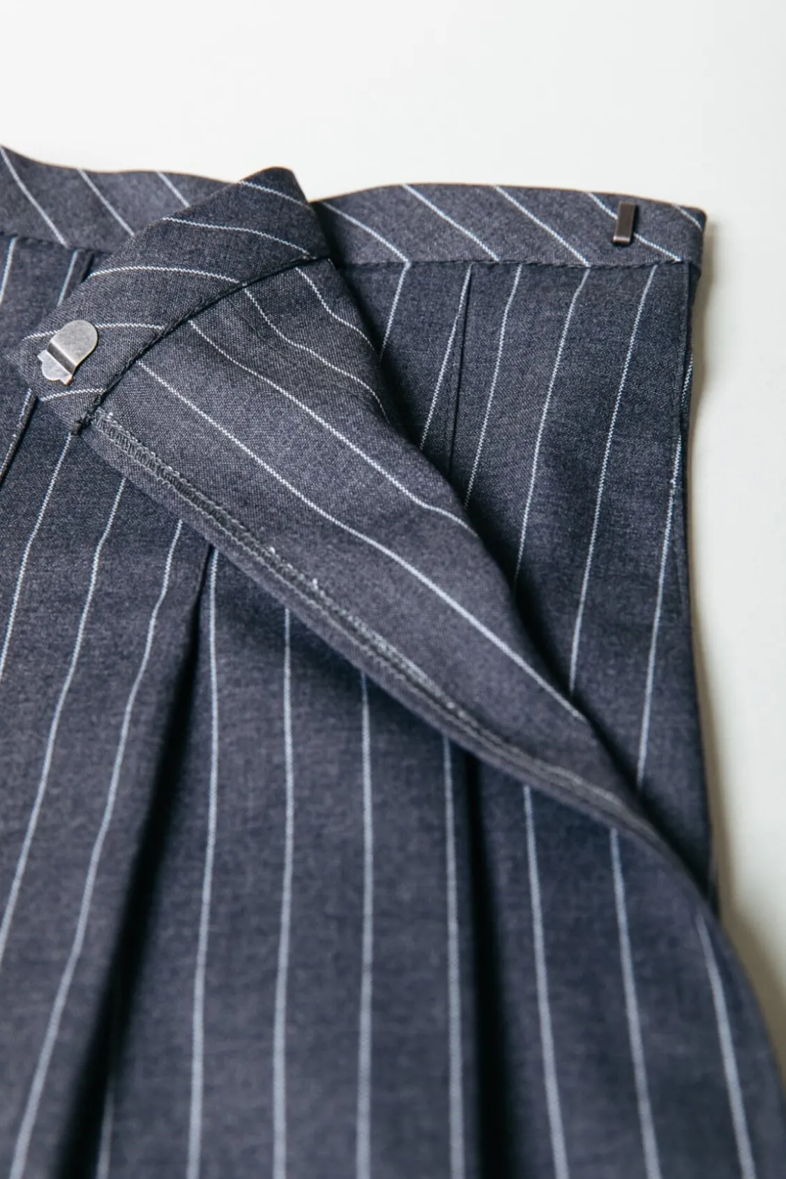 Rokken<Colourful Rebel Shaline Pinstripe Pleated Skirt | Dark Anthracite Darkanthracite